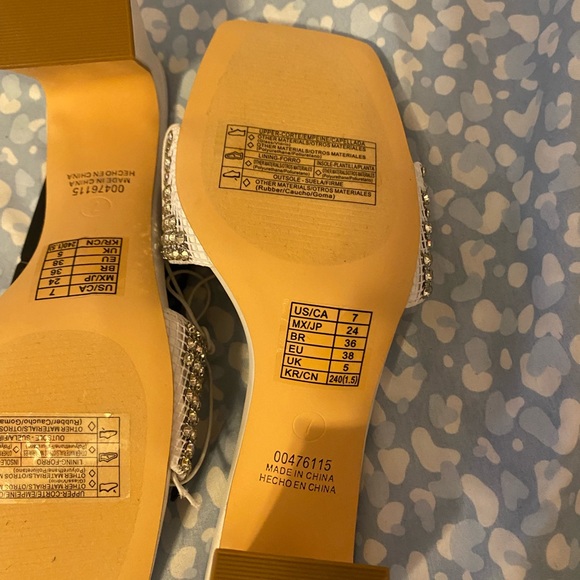 New heels size 7 in women - Picture 3 of 3